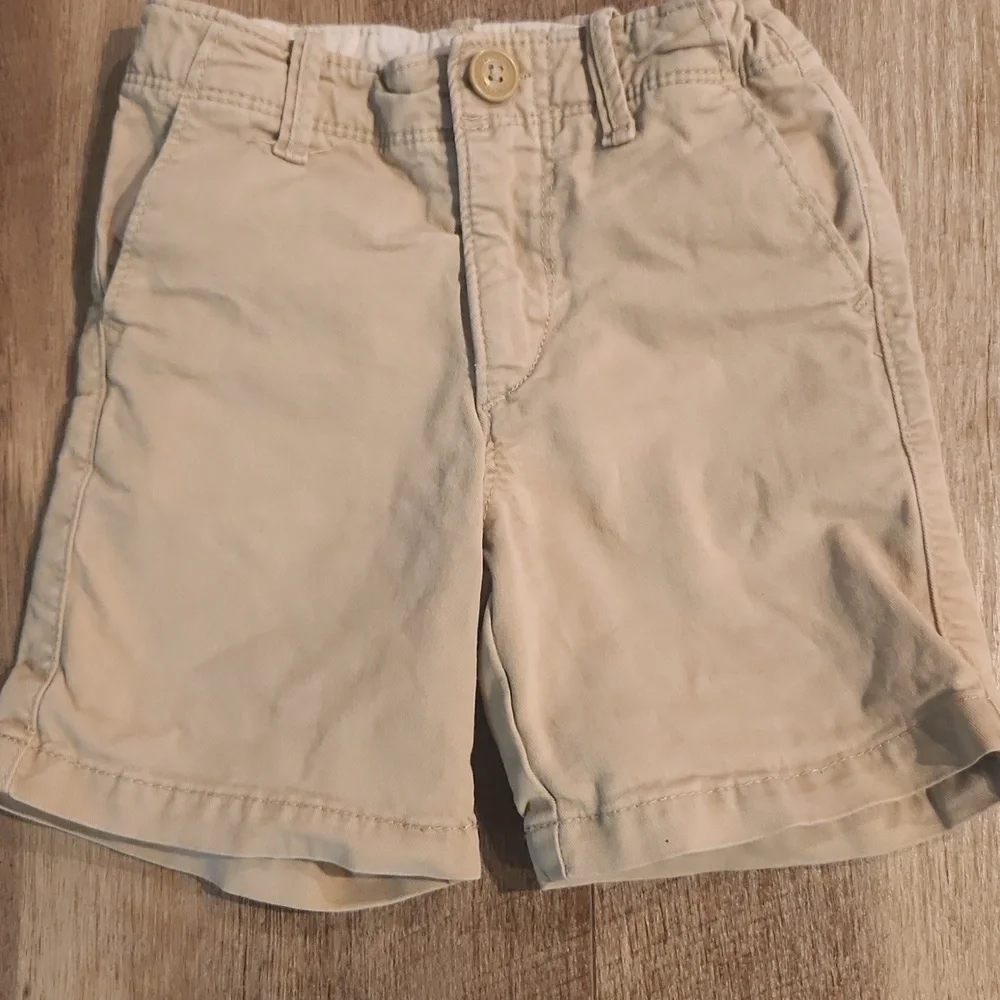 Gap Khaki Shorts Size 2 T